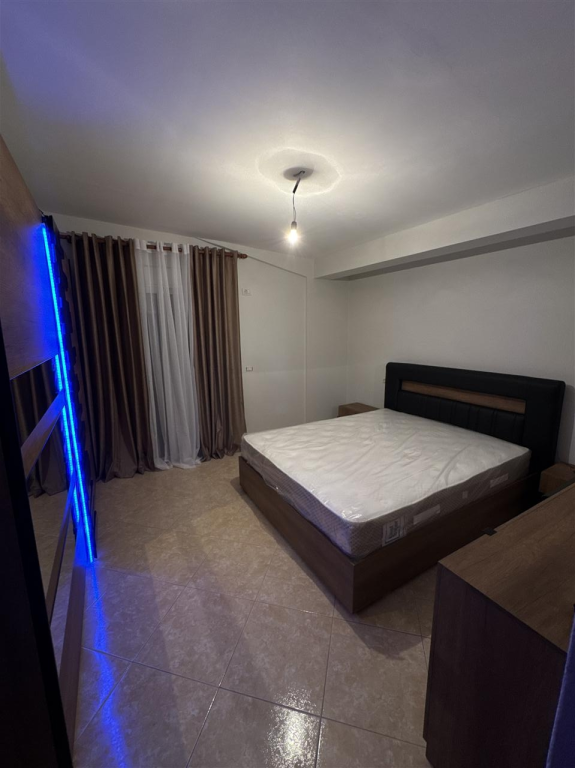 Qera | Shtëpi private 2 + 1 | Kodra E. Priftit | 550 €/muaj
