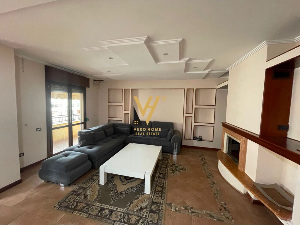 JEPET APARTAMENT 3+1+2+BLK ME QERA TEK KOMUNA E PARISIT 1.100 EURO