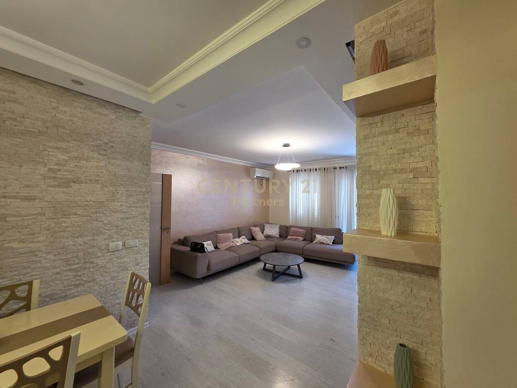 Apartament 3+1+2 Me Qira në Porcelan,prane Universitetit Europian 650 € /Muaj