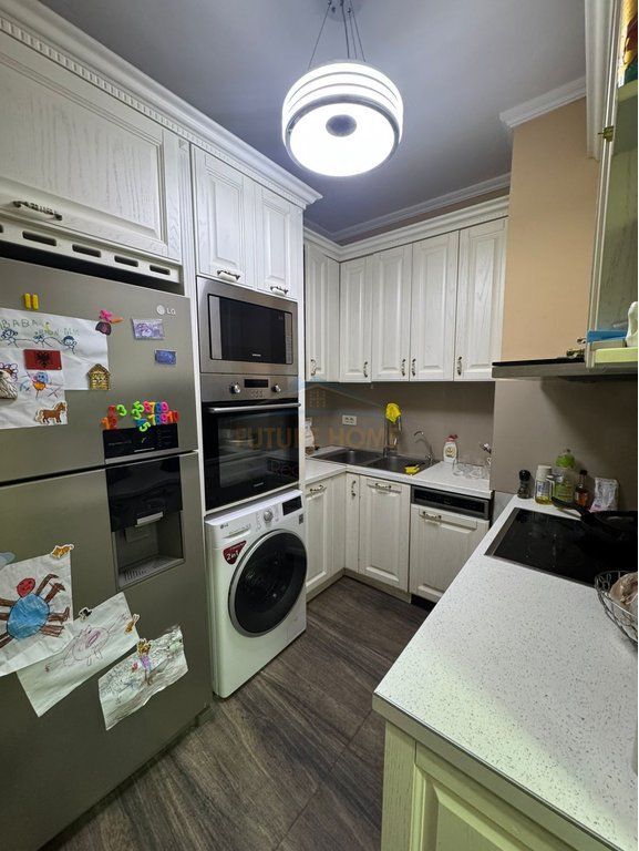 Rent, Apartment 2+1+Parking Space, Myslym Shyri, Tirana.