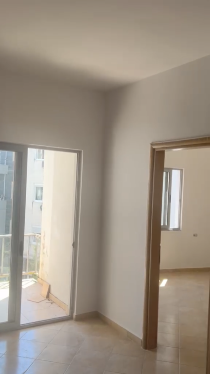 Apartament 3+1 per qera prane Restorant Freskut  !