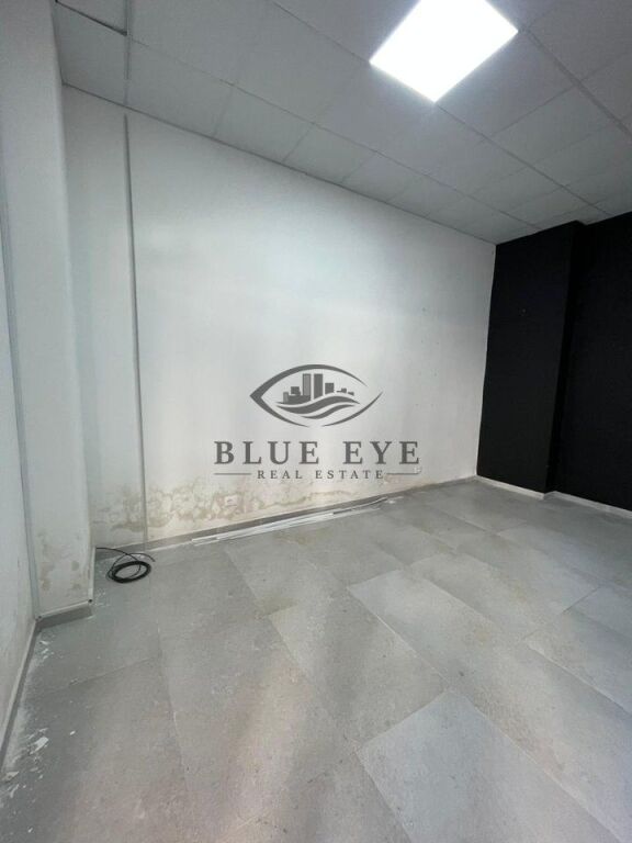Ambjent Biznesi Me Qira Prane Pallatit te Sporteve, Durrës