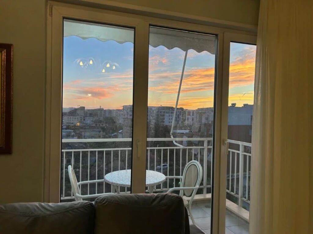 Jepet me qira apartament 3+1
