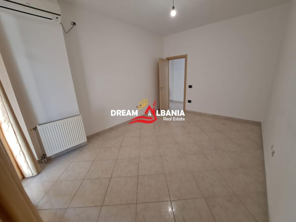 Appartamento in vendita 2+1+2WC, Comune di Parigi, Complesso KIKA 2 (ID 51210002)