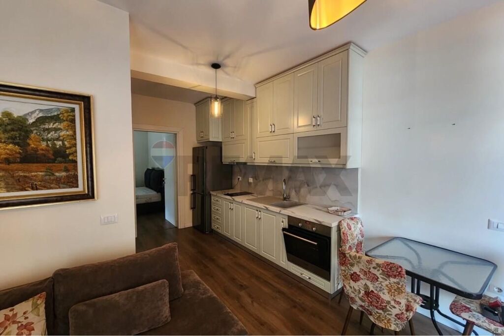 Apartment 1+1 for rent at 21 Dhjetori!
