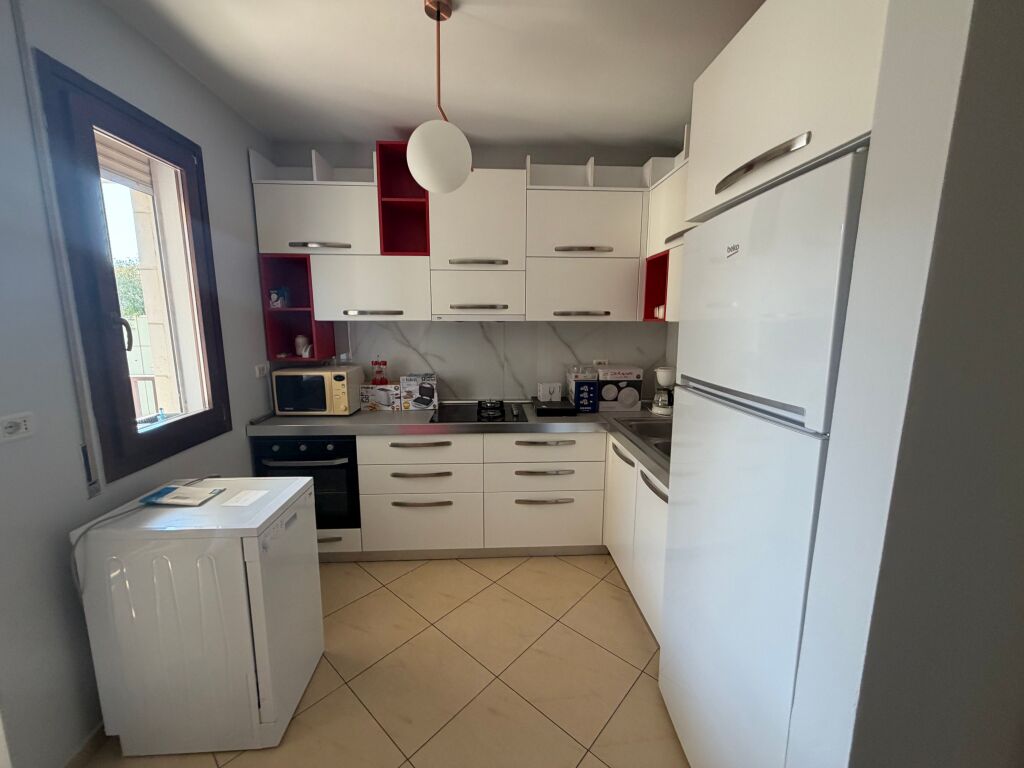 2+1, con parcheggio giardino botanico, 600 euro