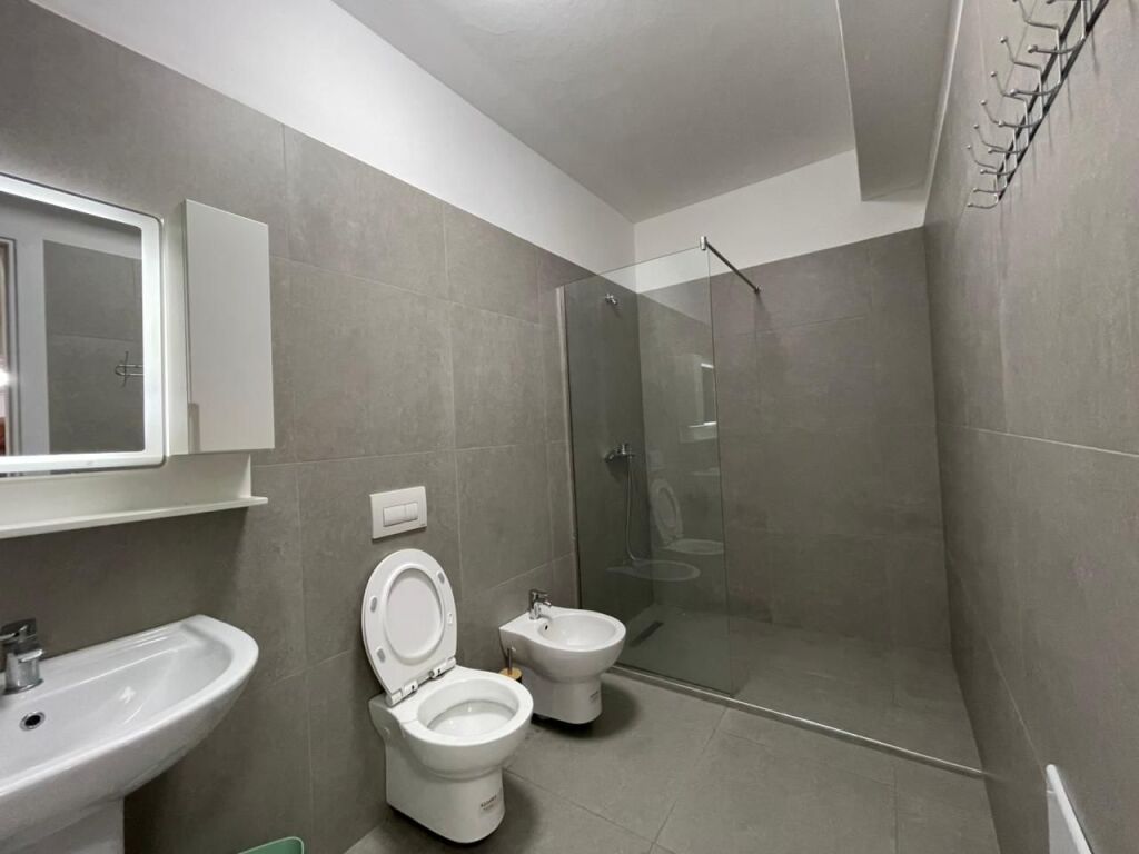 Apartament 2+1+Parking per qira tek Kodra e Diellit 2.