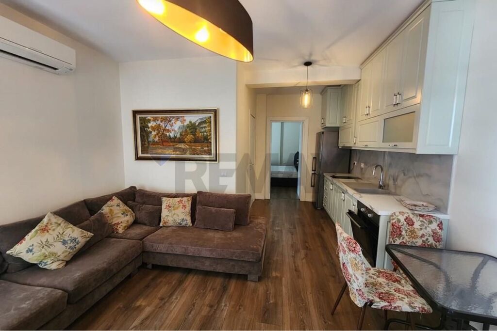 Apartment 1+1 for rent at 21 Dhjetori!
