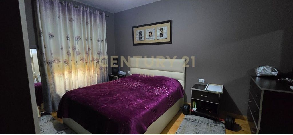 SHITET APARTAMENT 3+1 PËRBALLË DELIJORGJIT + 2 POSTE PARKIMI