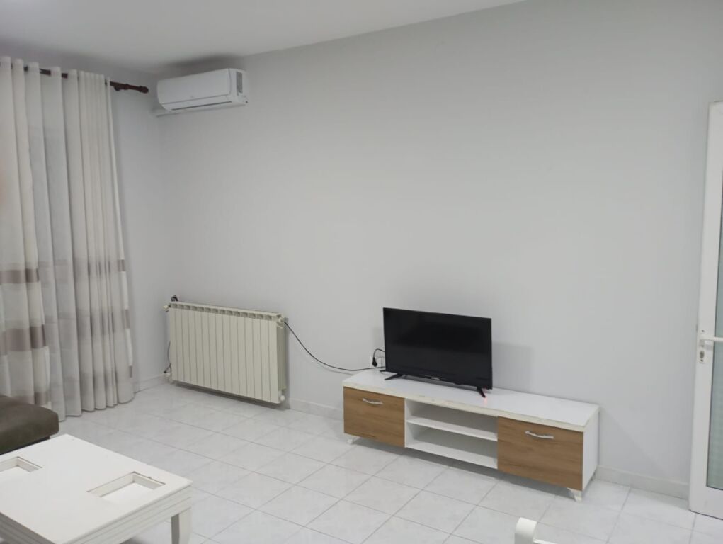 🏡 Apartament 2+1+2 me Qira – Komuna e Parisit