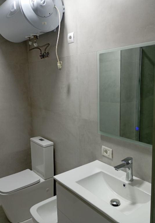 JEPET ME QIRA APARTAMENT 2+1+2 – RRETHI I KOMUNËS SË PARISIT