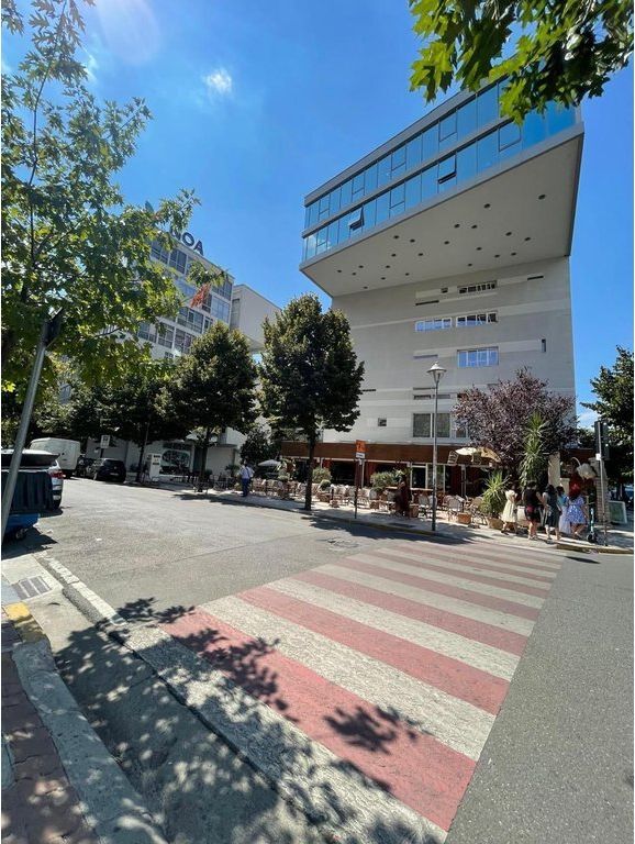 Qira, Apartament 3+1+2, Rruga e Barrikadave, Tiranë.