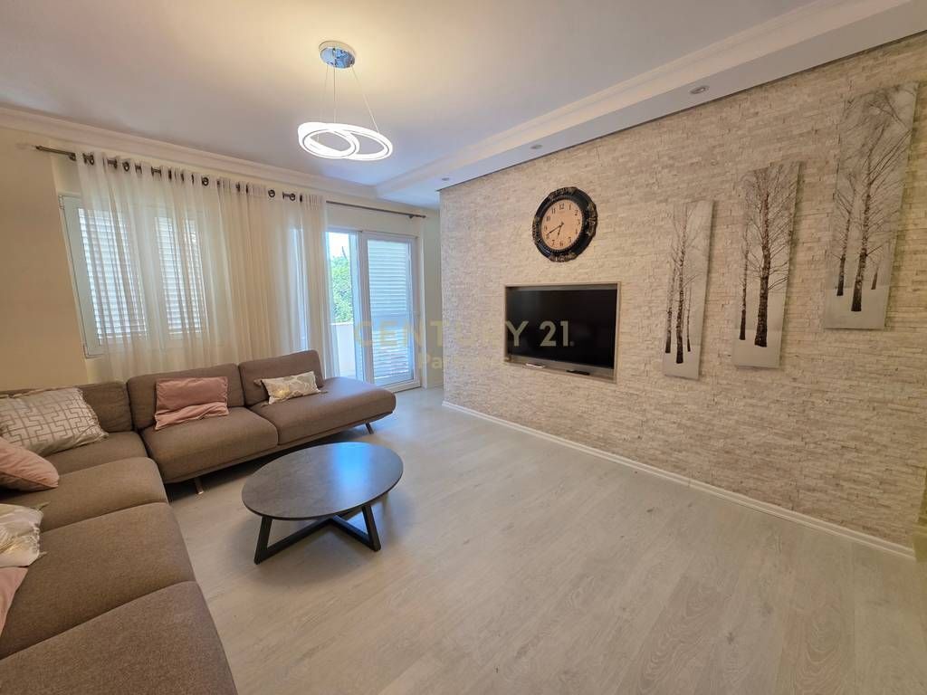 Apartament 3+1+2 Me Qira në Porcelan,prane Universitetit Europian 650 € /Muaj