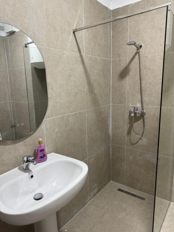 Affittasi 1+1+parcheggio Astir Urban Gate 500 mila lek