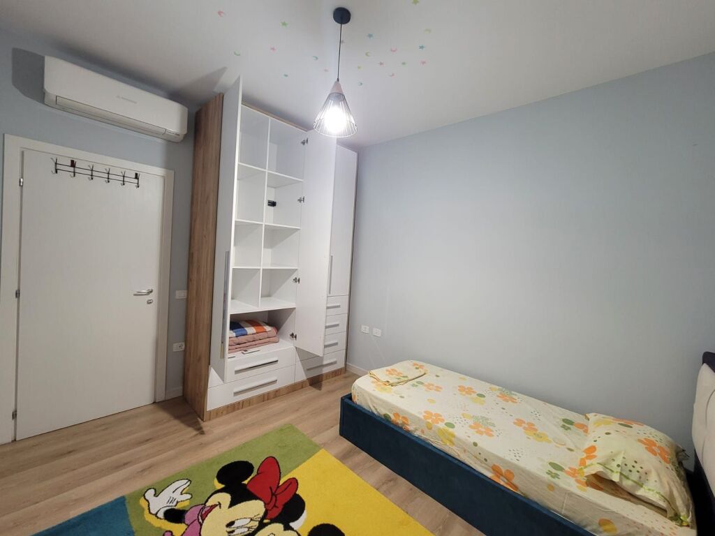 🏢Nella zona di 5 Maj, Via Abdyl Pajo, si affitta appartamento 2+1+2 arredato 600Euro    