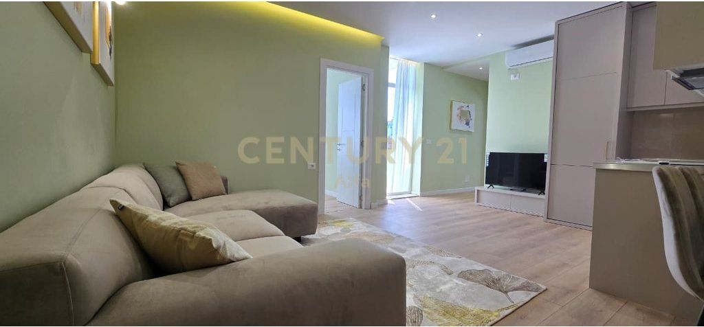 Shitet Apartament 2+1 tek Myslym Shyri