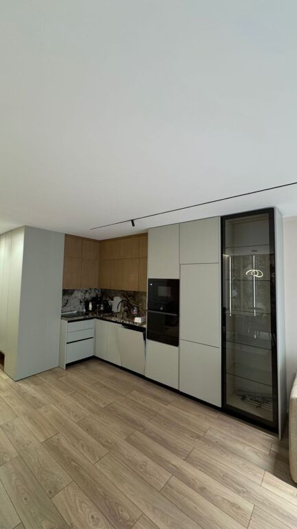 🏡 Jepet me Qira Apartament 2+1+2 – Liqeni i Thatë, pranë Radisson