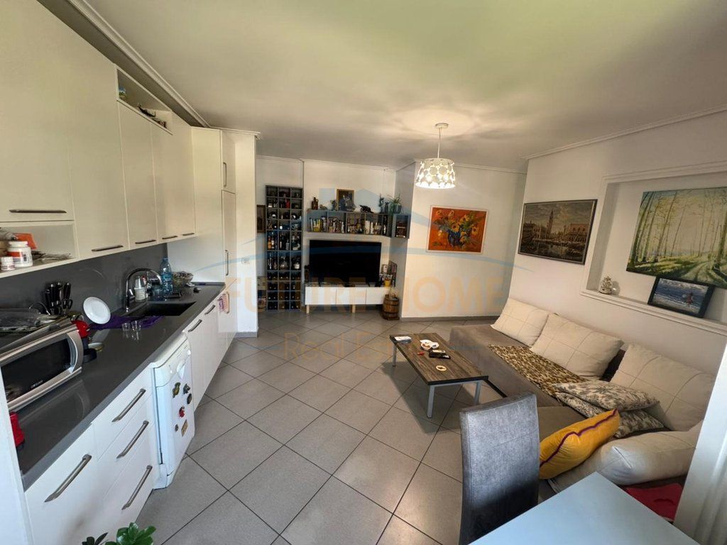 Shitet, Apartament 2+1, Ish-Fusha e Aviacionit, Tiranë . Capital70767