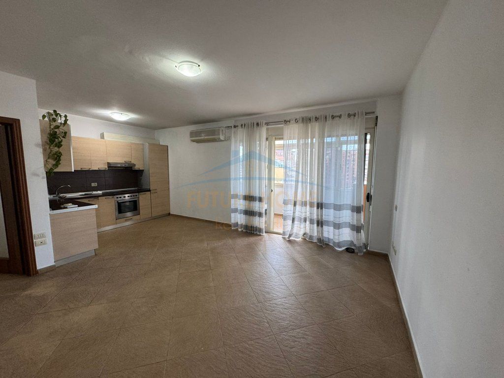 Qera, Ambient Biznesi , Sheshi Avni Rustemi, Tirane. Empire69968