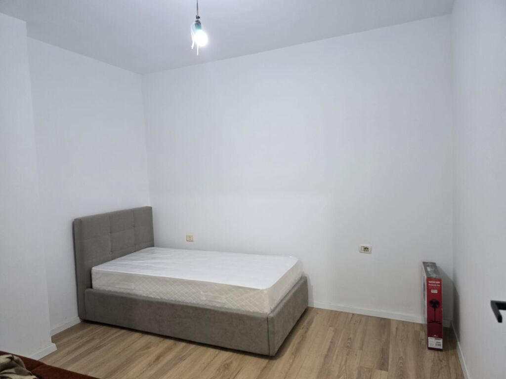 Affittasi appartamento 2+1 a 5 maj / vicino a Concord Center