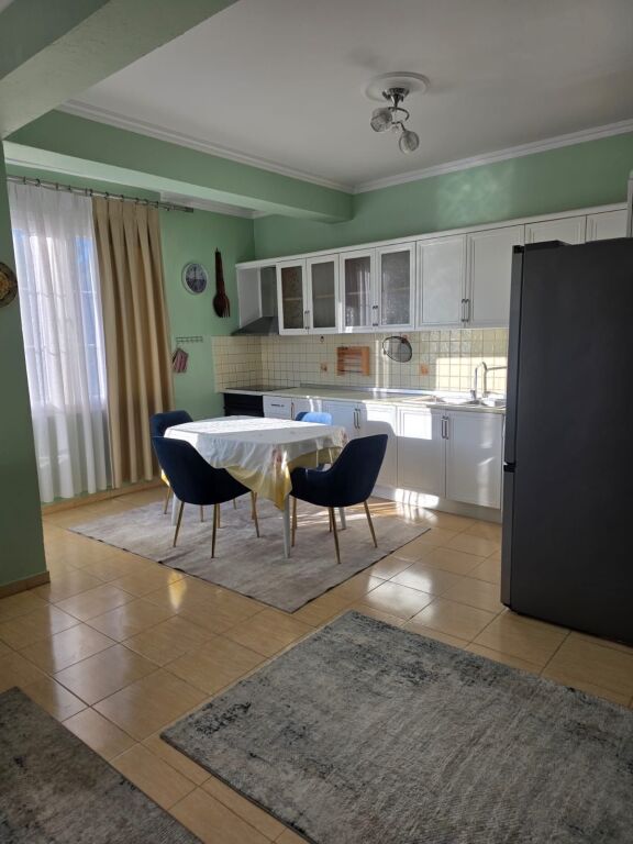 Apartament 2+1 per qera tek Ish Tregu Elektrik !