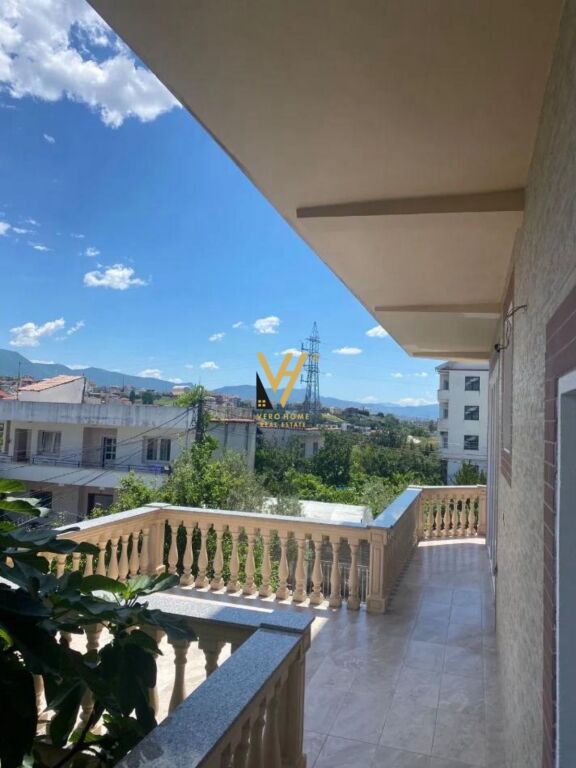 JEPET APARTAMENT 3+1+3BLK ME QIRA NE SAUK TE VJETER 75.000 LEKE
