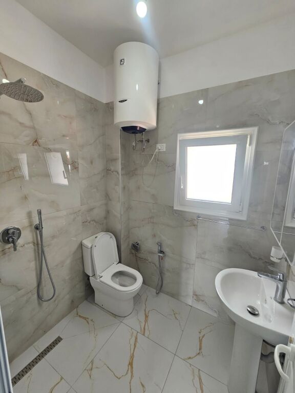JEPET ME QERA SUPER APARTAMENT 2+1 NE ISH KËNETË DURRËS