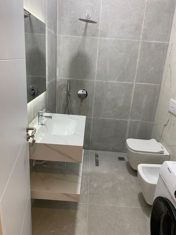 Jepet me qira apartamet 2+1 tek Liqeni i Farkës