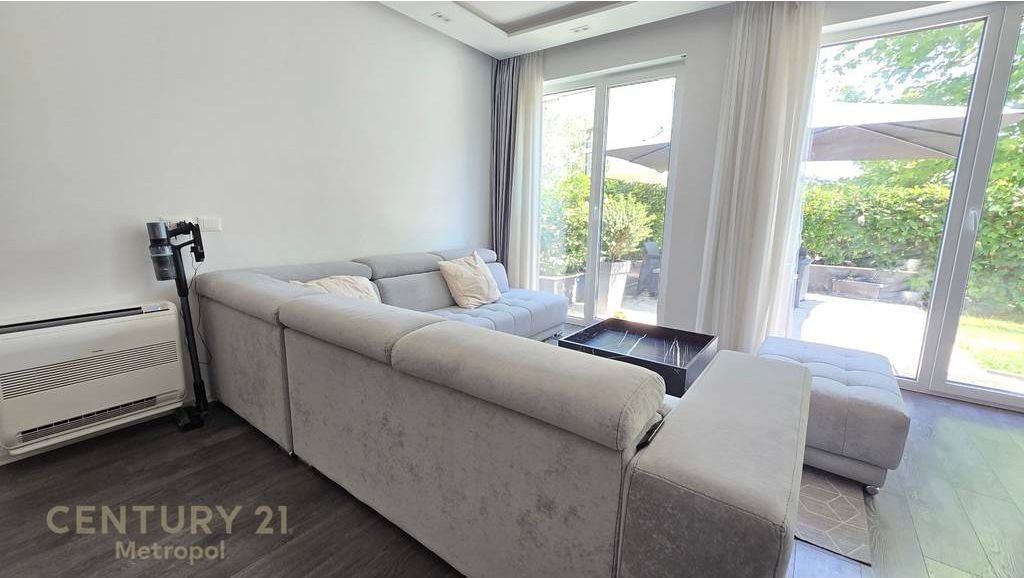 Apartment 2+1+2+yard+ 2 Garages for rent, Forest Residence - Dry Lake!