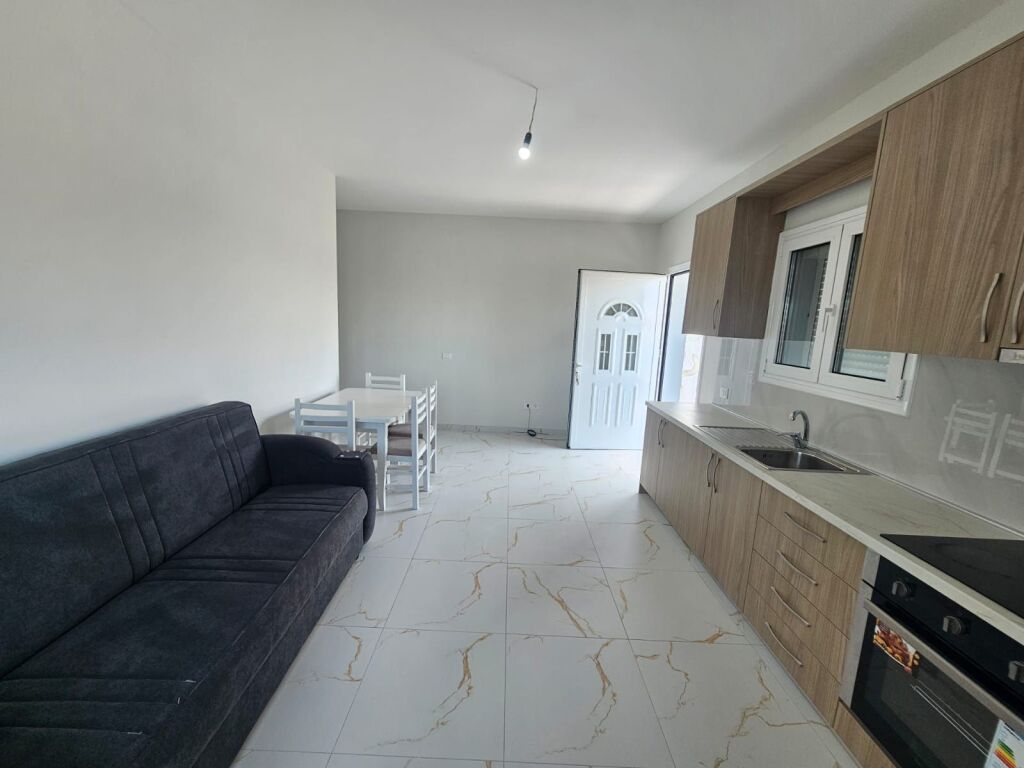 JEPET ME QERA SUPER APARTAMENT 2+1 NE ISH KËNETË DURRËS