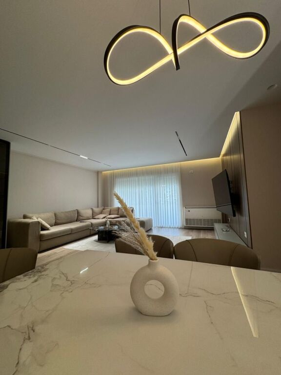 🏡 Jepet me Qira Apartament 2+1+2 – Liqeni i Thatë, pranë Radisson