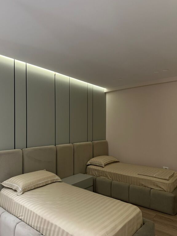 Jepet me Qira Apartament 2+1+2 – Liqeni i Thatë (Pranë Radisson)