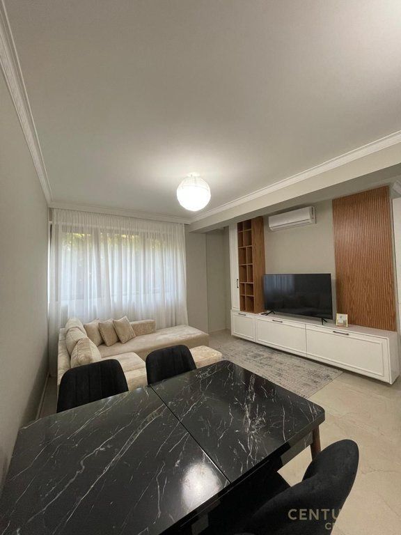 TEK XHAMIA E KOPSHTIT BOTANIK JAPIM ME QIRA APARTAMENT 1+1+POST PARKIMI