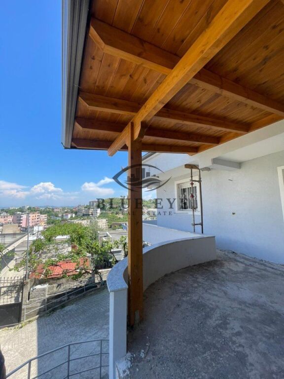 Vilë dy kateshe për Shitje në Durrës, ish fabrika e tullave