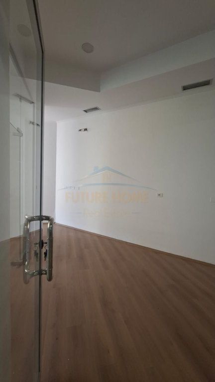 For Rent, Office Space, Bardhok Biba Street, Center.