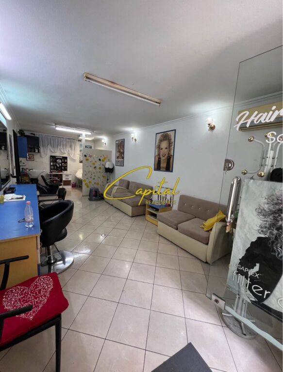 SHOP FOR RENT 40 M2 BARRICADES STREET 50,000 LEKE
