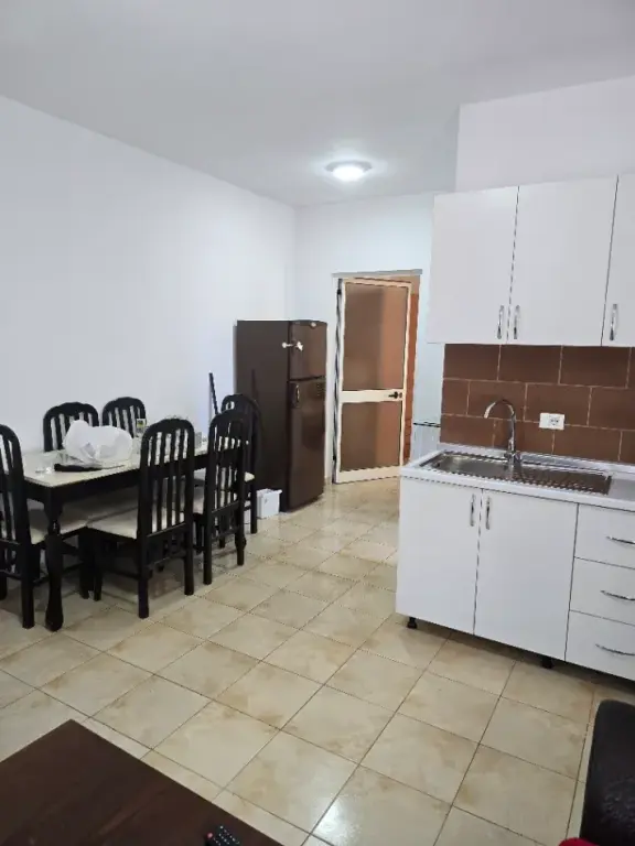 Qera | Shtëpi private 1 + 1 | Rruga 5 Maji | 300 €/muaj