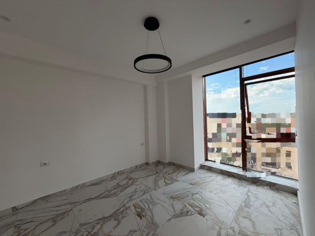 Zyre me qera 1+1 tek Rruga e Kavajes (ID BZ2995) Tirane