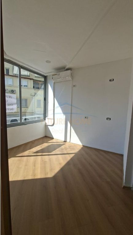 For Rent, Office Space, Bardhok Biba Street, Center.