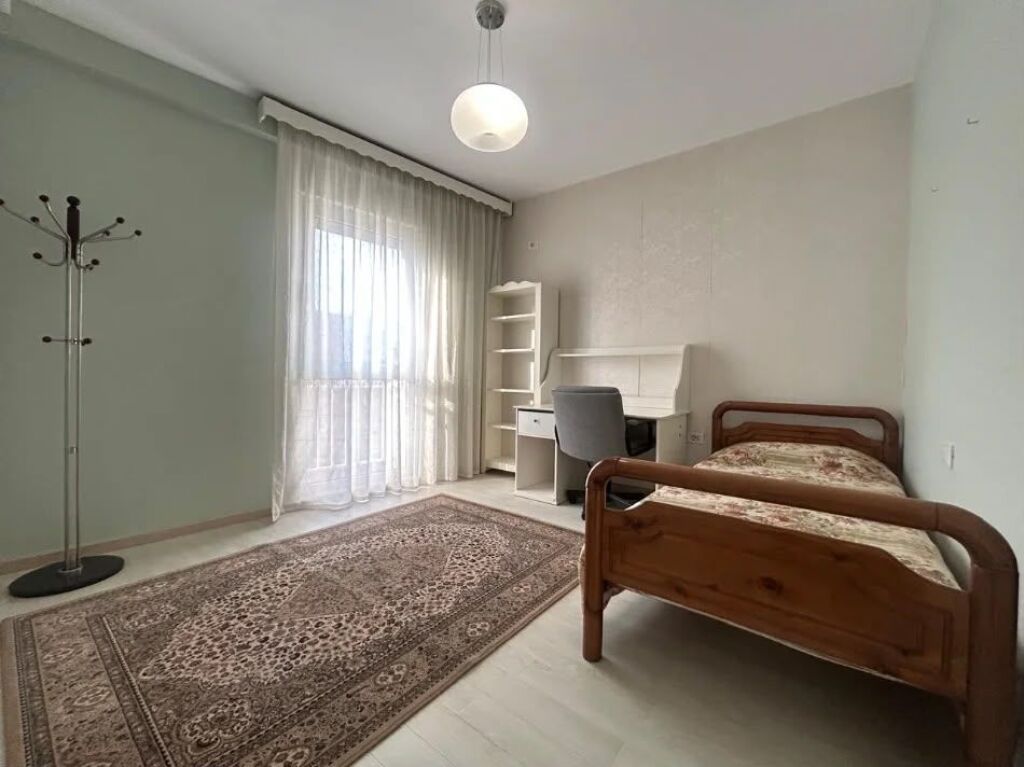 Jepet me qira apartament 3+1