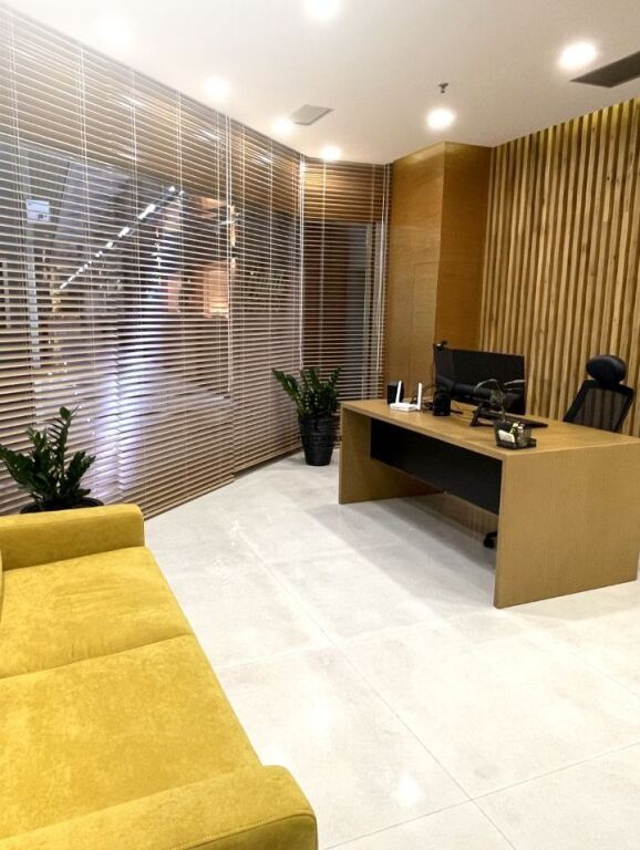 UFFICIO IN AFFITTO 35,5 M2 CENTRO 75.000 LEKE FH-80304