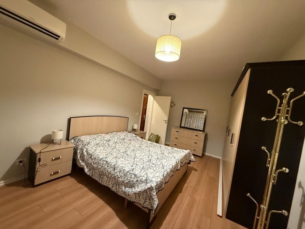 Apartament me Qira 1+1 prane Gjimnazit Petro Nini