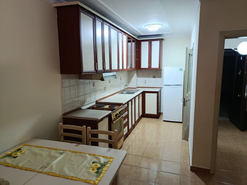 Apartament 1+1 per qera ne Laprake !