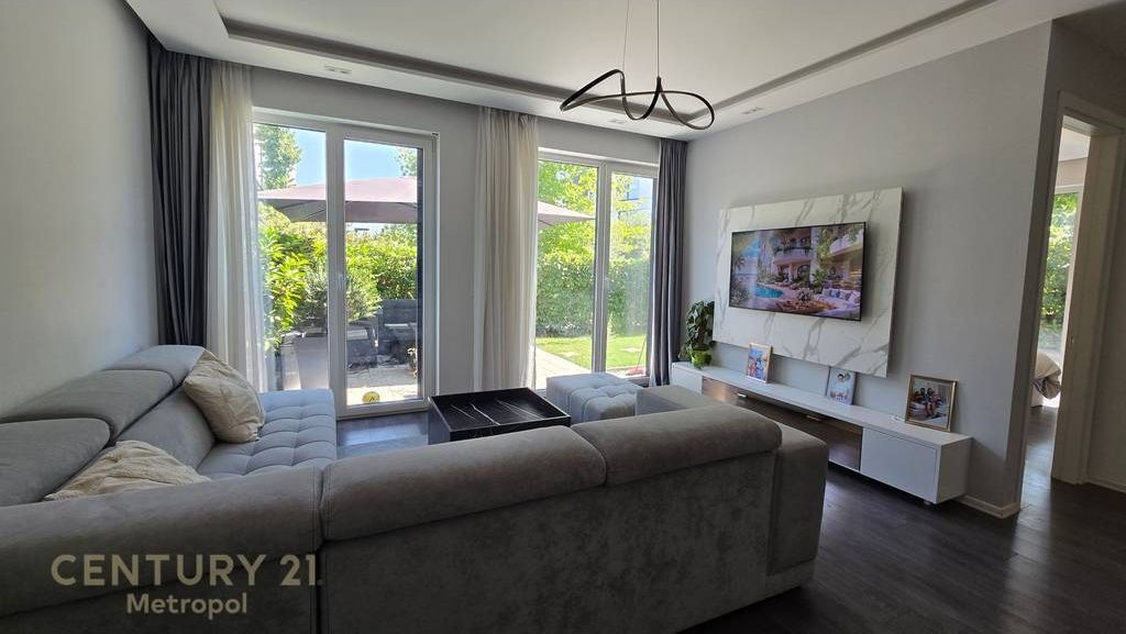 Apartment 2+1+2+yard+ 2 Garages for rent, Forest Residence - Dry Lake!
