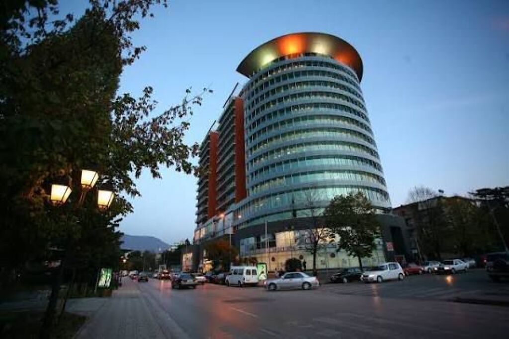 🏬 SHITET DYQAN | ETC | 290,000€