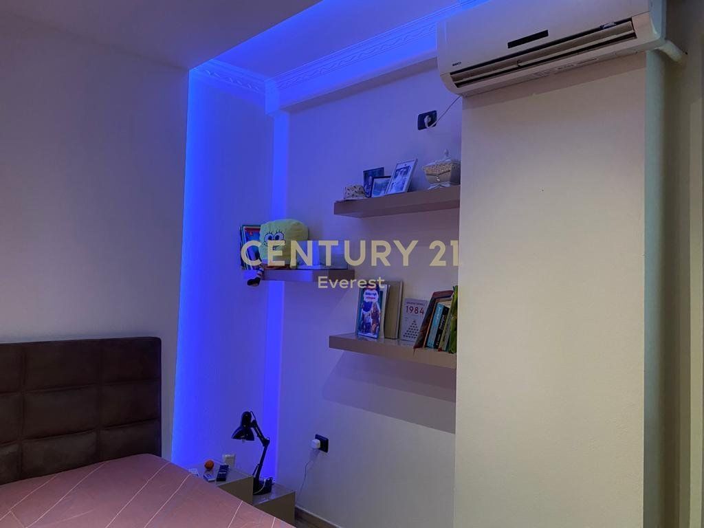 MISTO MAME, APARTAMENT 2+1 PER QIRA