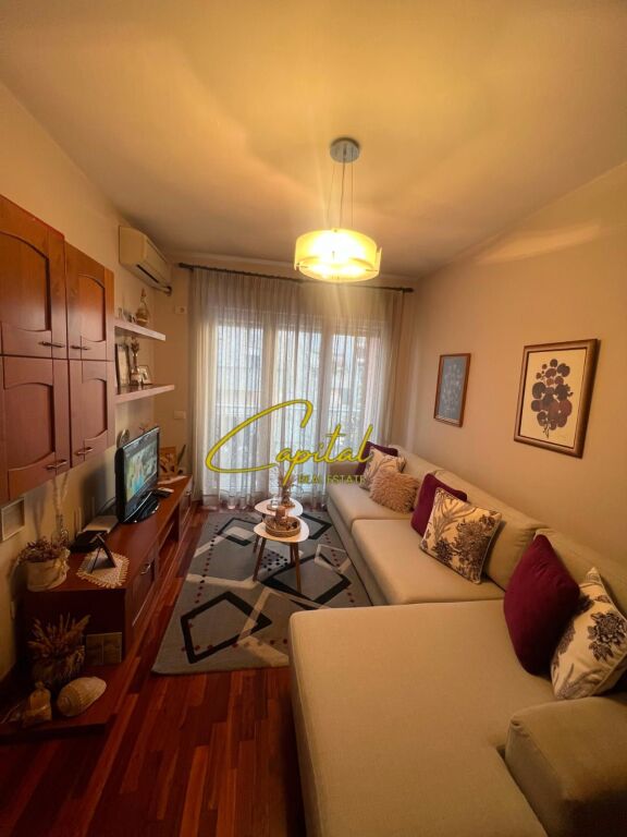 APARTAMENT ME QIRA 1+1 KOMPLEKSI MAGNET 55.000 LEKE