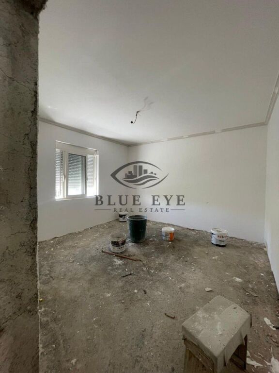 Vilë dy kateshe për Shitje në Durrës, ish fabrika e tullave