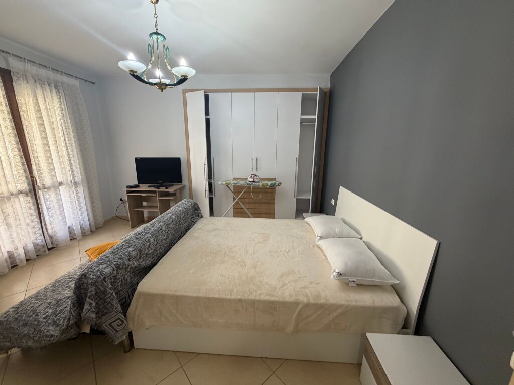 2+1, con parcheggio giardino botanico, 600 euro
