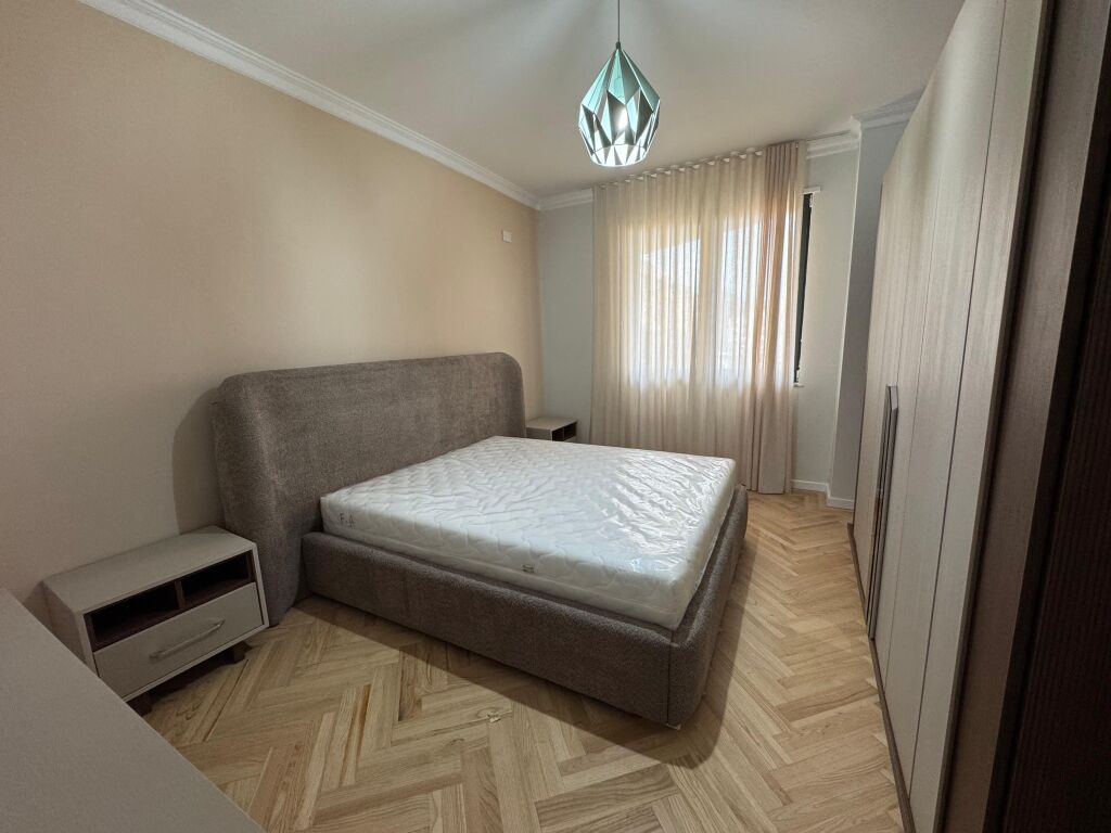 Jepet apartament me qera 1+1